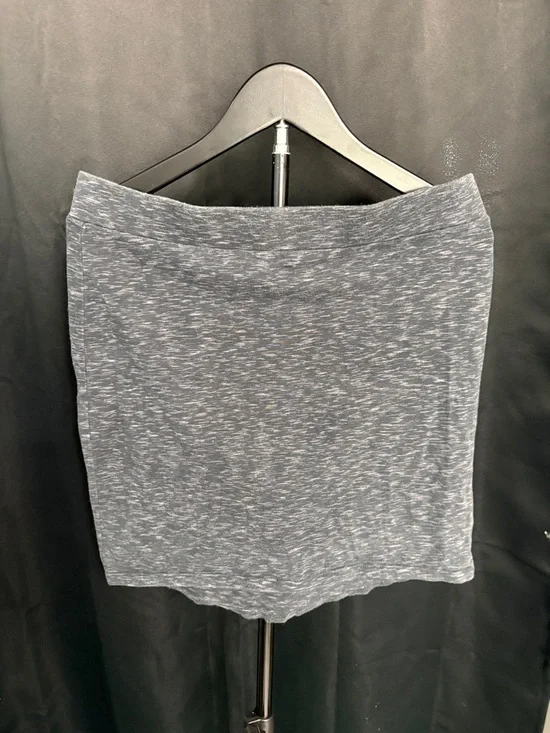 H&M 3/$12.00 Min Skirts !! - Picture 4 of 9